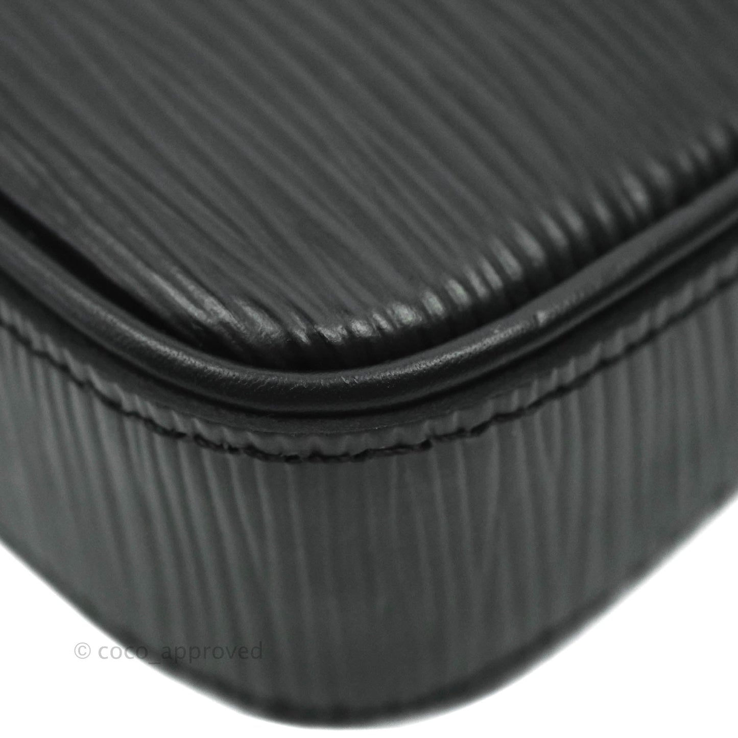Louis Vuitton Epi Easy Pouch On Strap Black