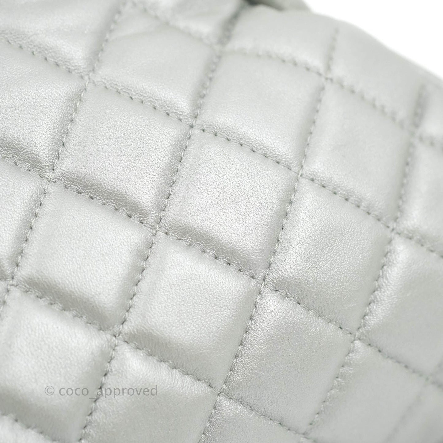 Chanel Quilted Timeless Kisslock Clutch Metallic Silver Lambskin Silver Hardware