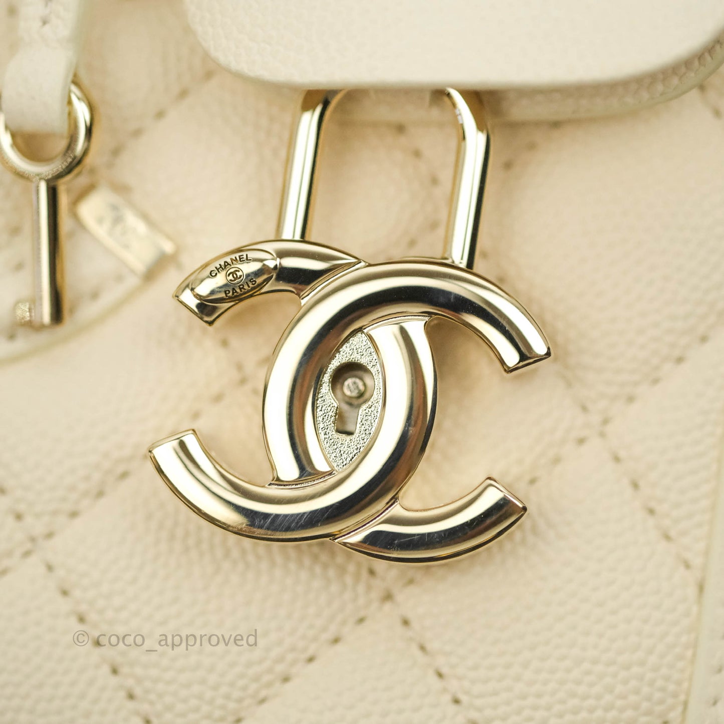Chanel Quilted Medium CC Filigree Vanity Case Ivory Caviar Gold Hardware