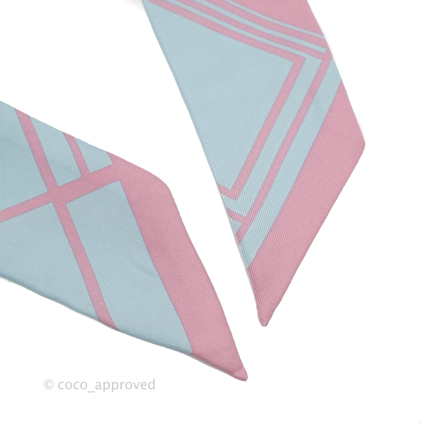 Hermès Les Coupes Tattoo Silk Twilly