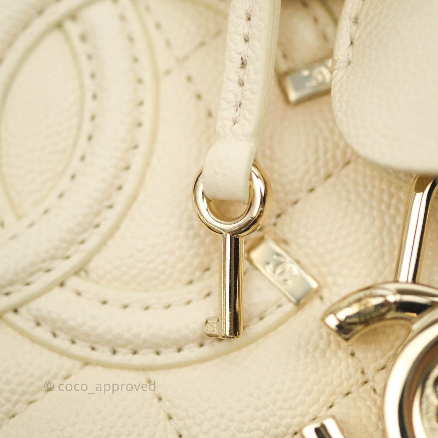Chanel Quilted Medium CC Filigree Vanity Case Ivory Caviar Gold Hardware