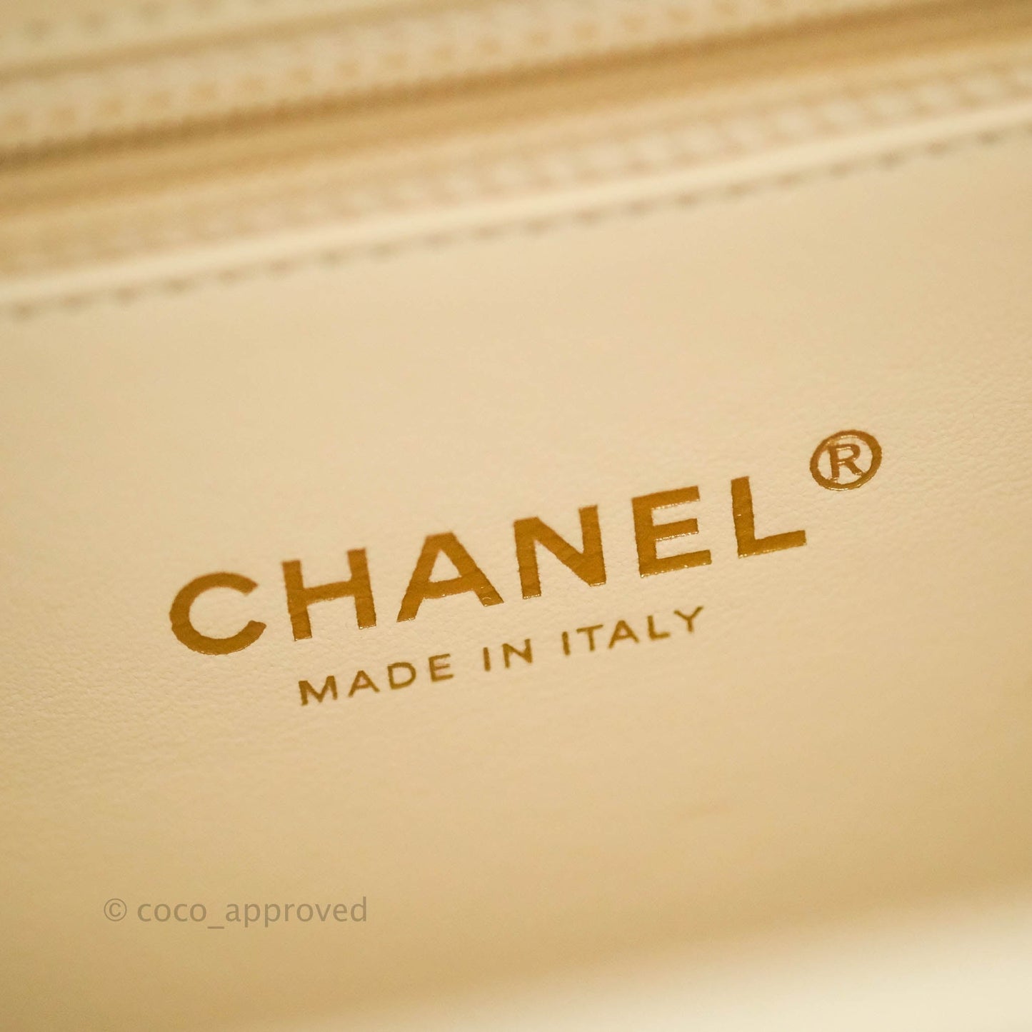 Chanel Quilted Medium CC Filigree Vanity Case Ivory Caviar Gold Hardware