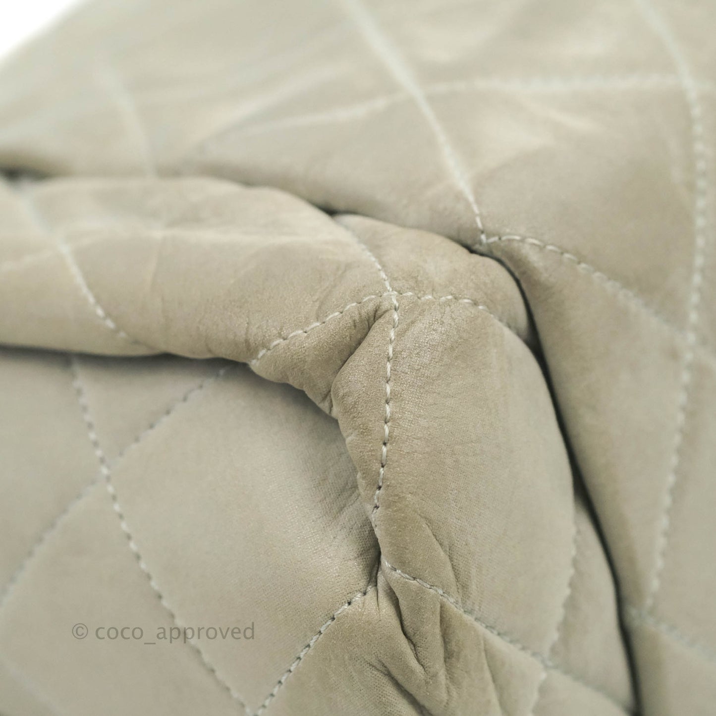 Chanel Iridescent Calfskin Quilted Chic Quilt Flap Grey Gold Hardware