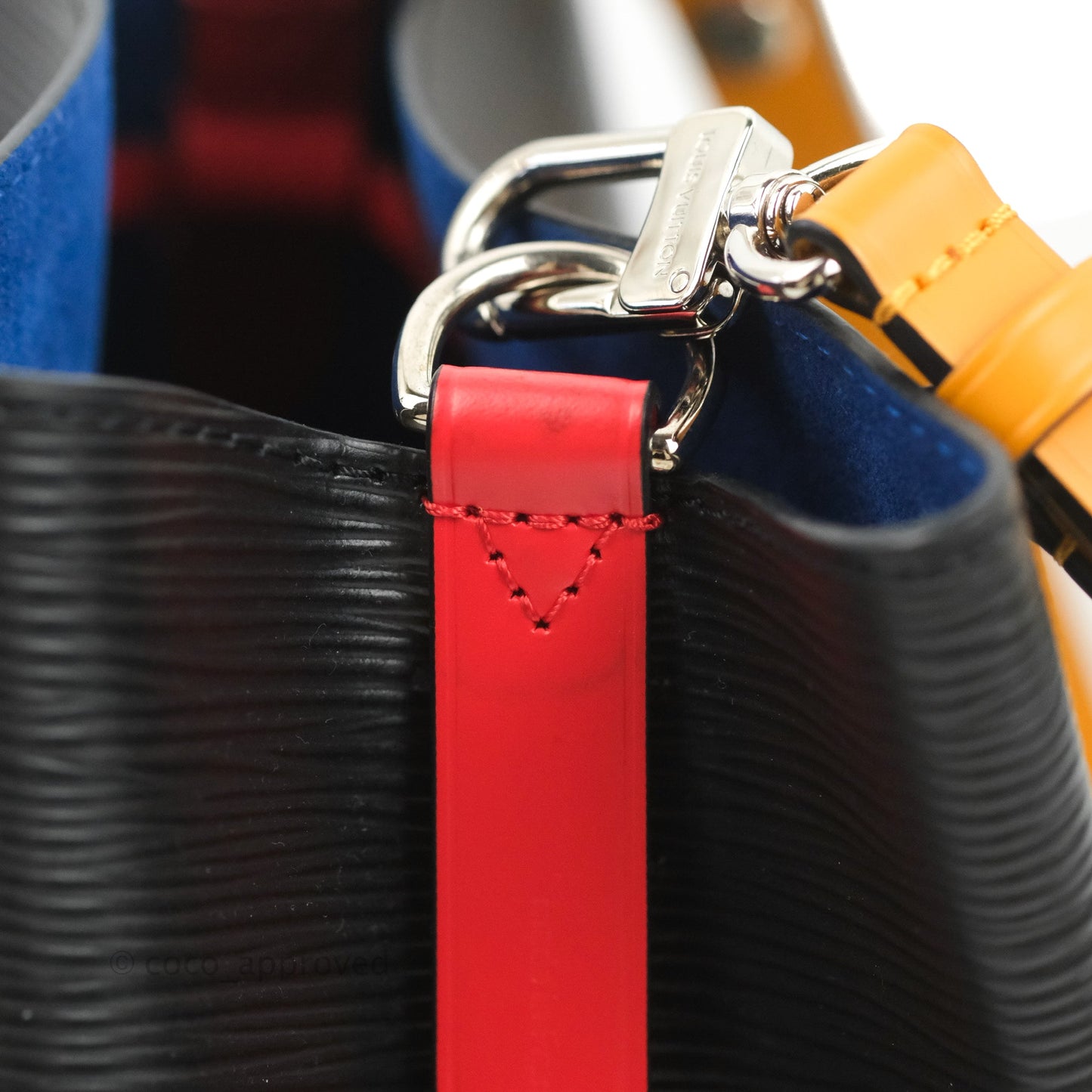 Louis Vuitton Neonoe BB Black Safran Epi Leather⁣