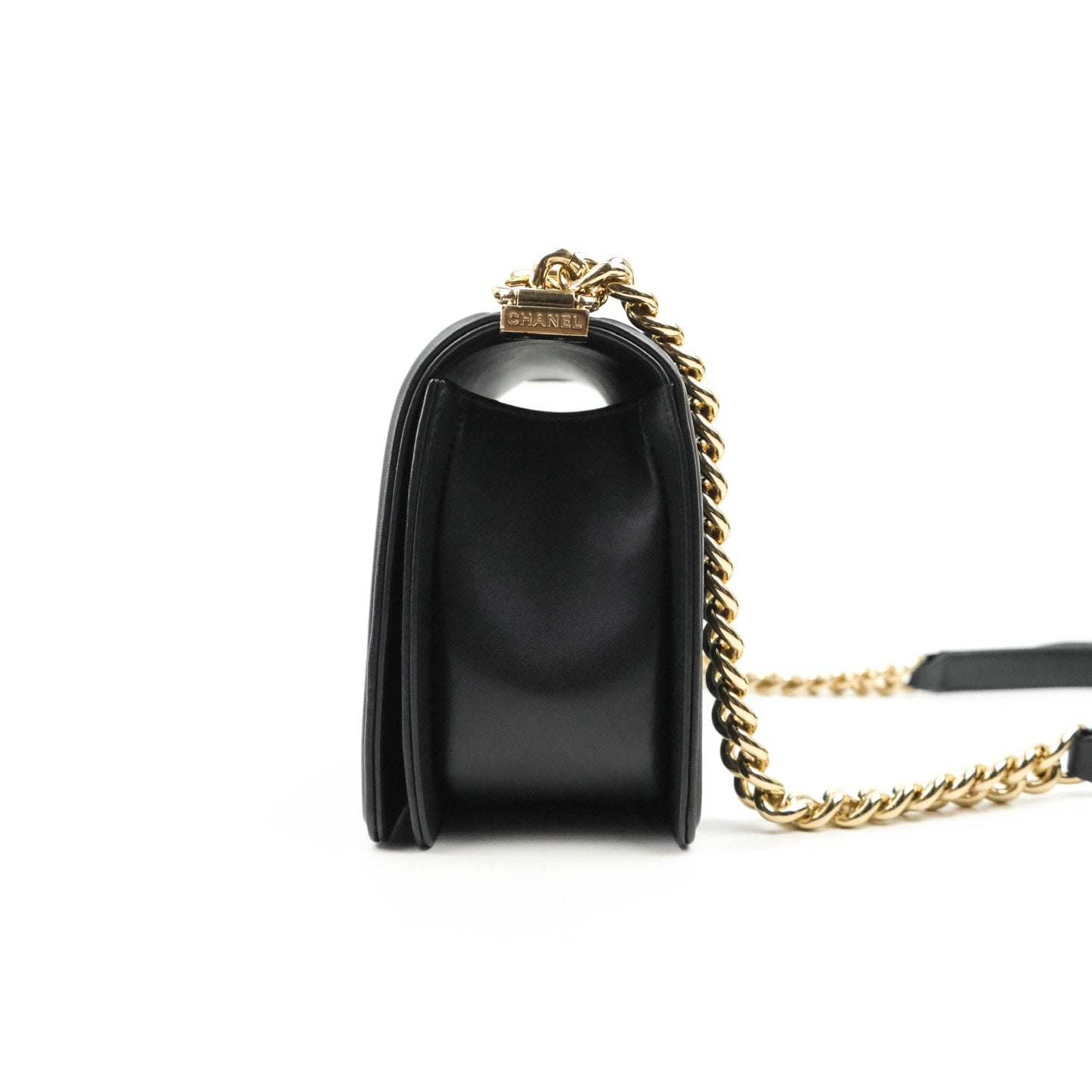Chanel Medium Boy Chevron Black Calfskin Gold Hardware 19P