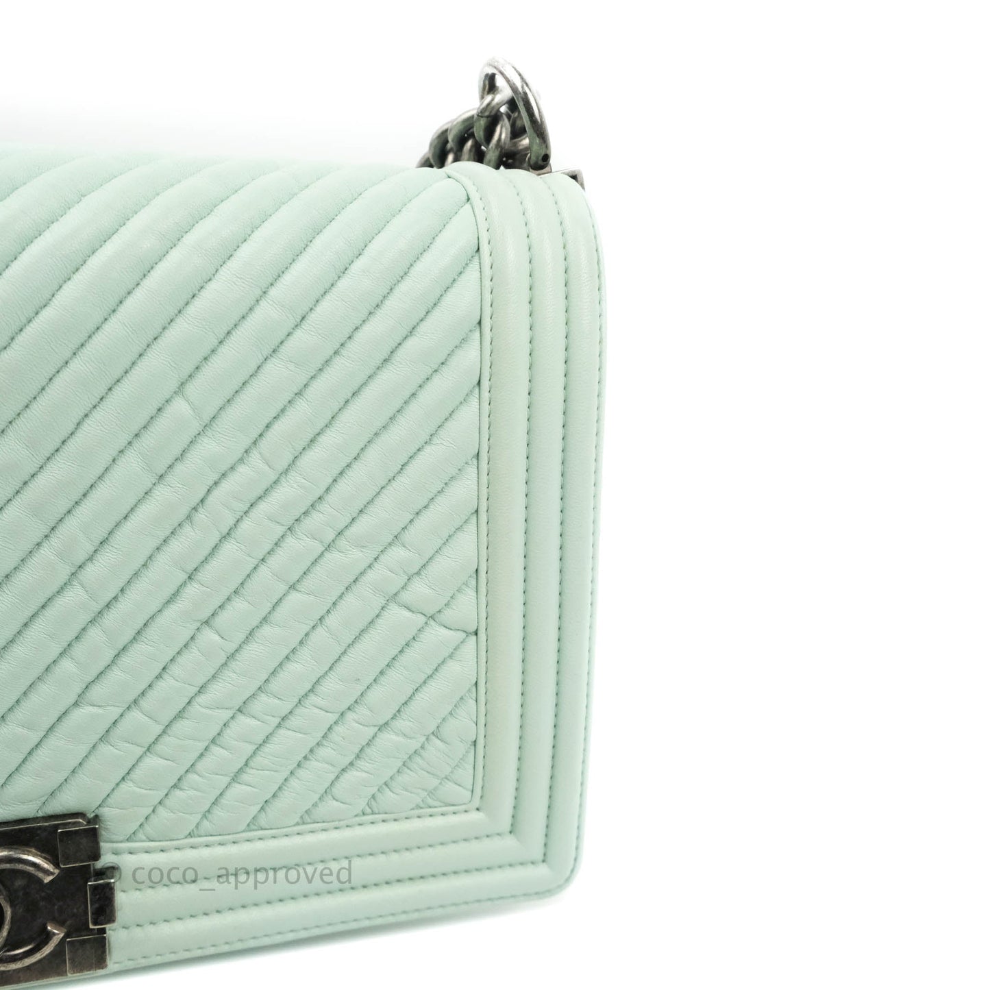 Chanel New Medium Chevron Boy Mint Crumpled Calfskin Ruthenium Hardware