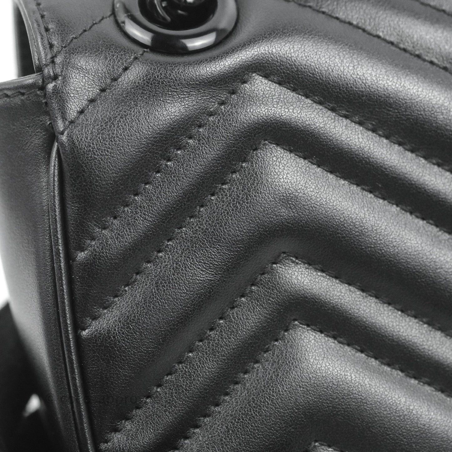 Gucci Chevron GG Marmont Matelassé Mini Bag So Black Black Hardware
