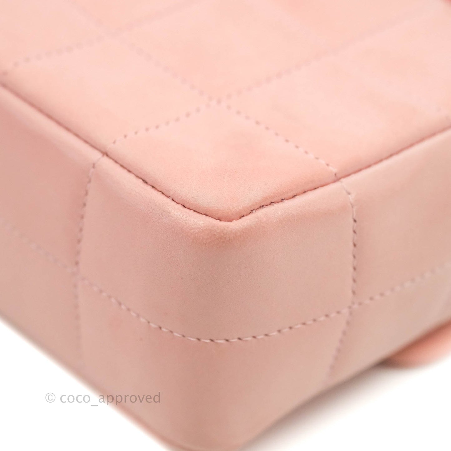 Chanel Vintage Quilted Mini Chocolate Bar Camellia Flap Pink Lambskin Gold Hardware