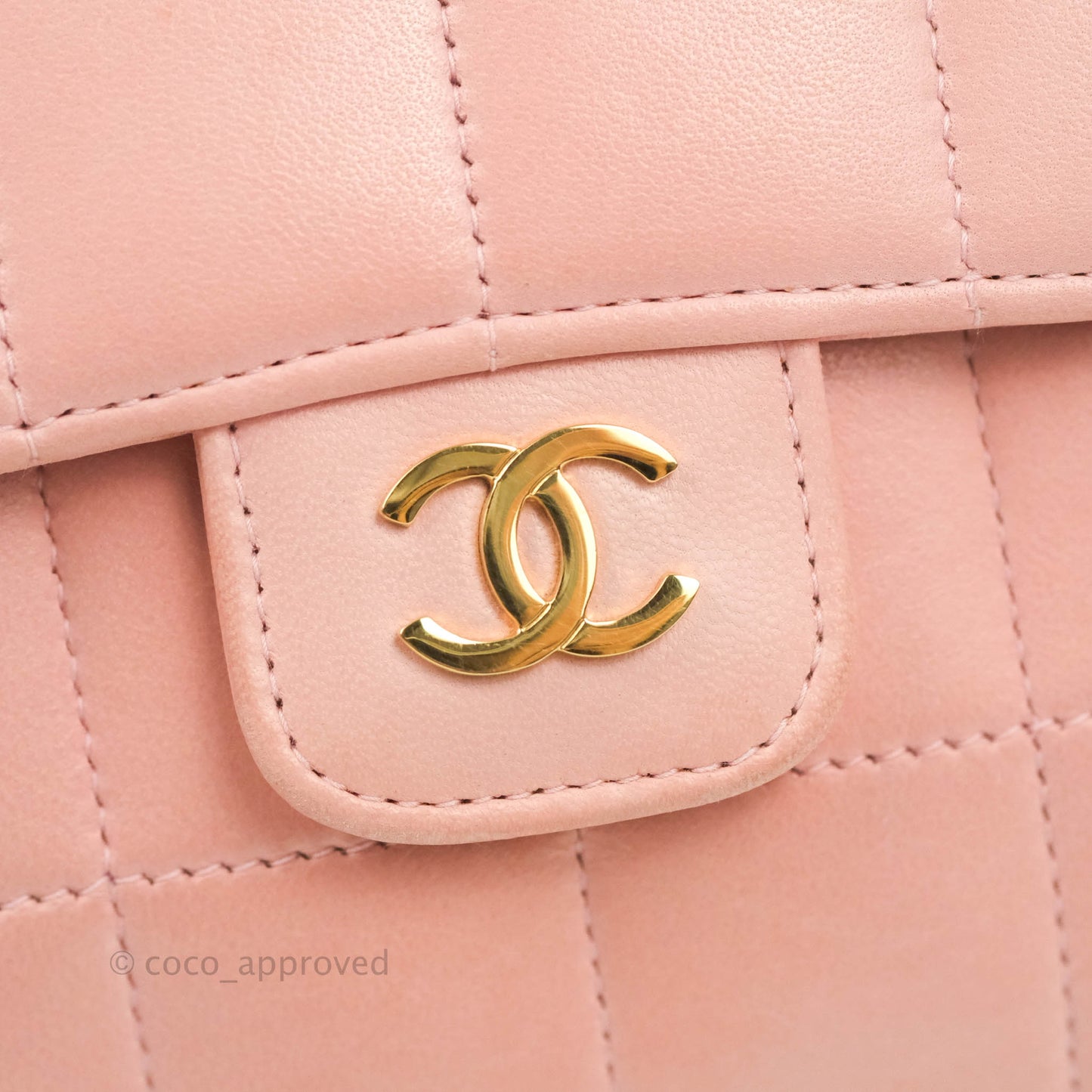 Chanel Vintage Quilted Mini Chocolate Bar Camellia Flap Pink Lambskin Gold Hardware
