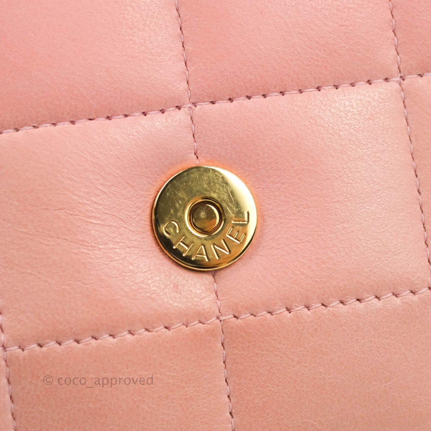 Chanel Vintage Quilted Mini Chocolate Bar Camellia Flap Pink Lambskin Gold Hardware