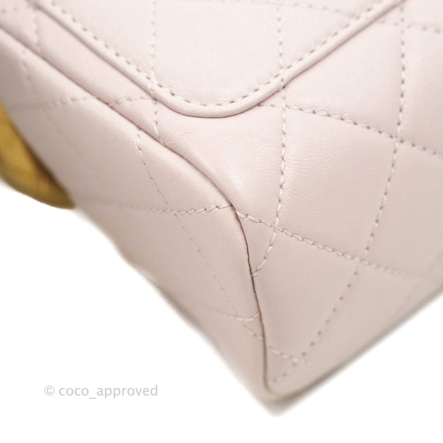 Chanel Kiss Lock Mini Vanity Pink Lambskin Gold Hardware