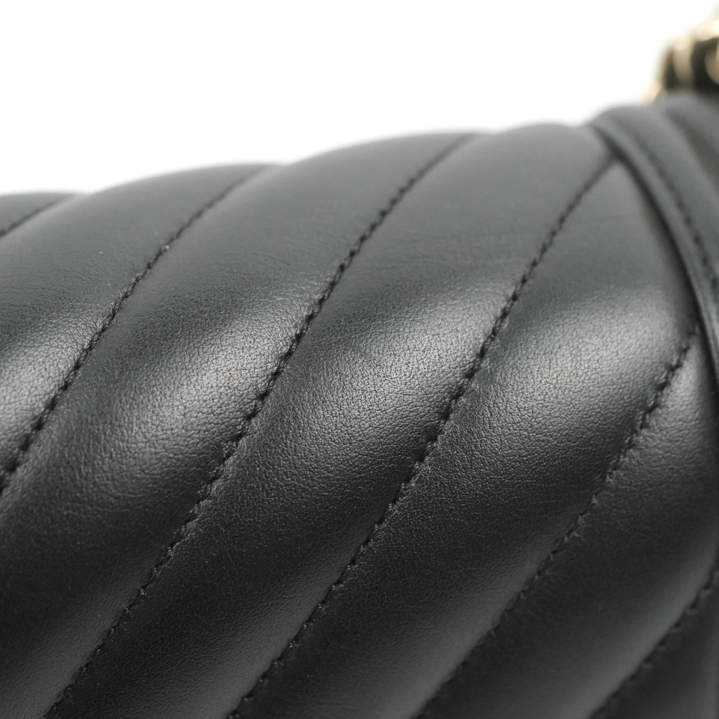 Chanel Medium Boy Chevron Black Calfskin Gold Hardware 19P