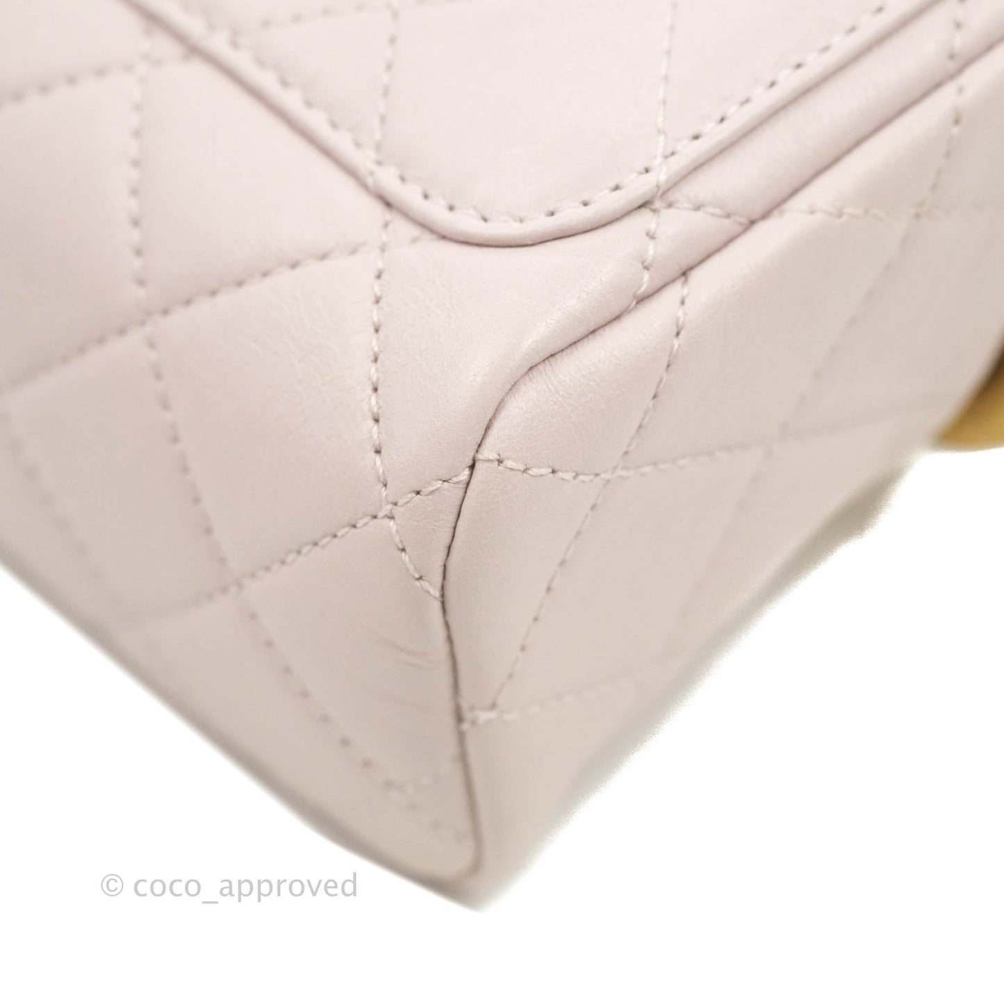 Chanel Kiss Lock Mini Vanity Pink Lambskin Gold Hardware
