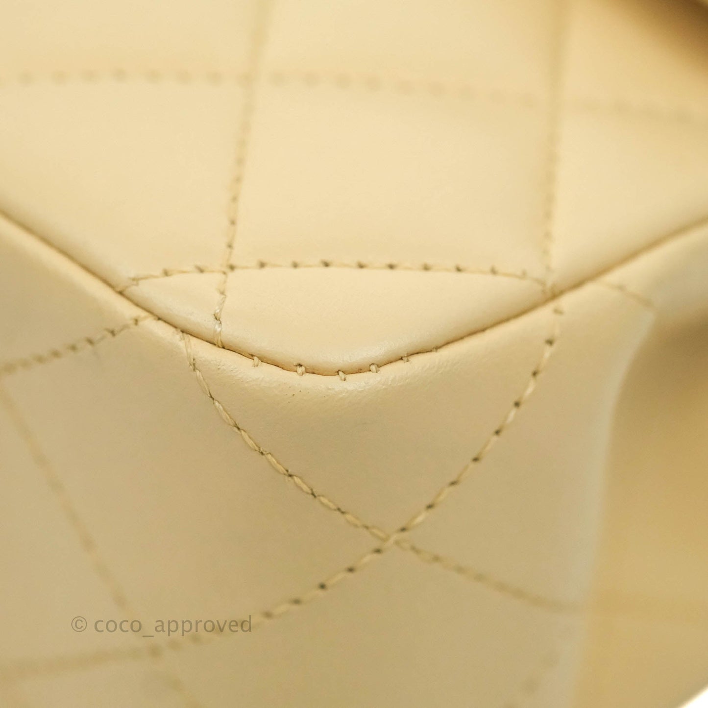Chanel Classic M/L Medium Double Flap Beige Lambskin Gold Hardware Metal
