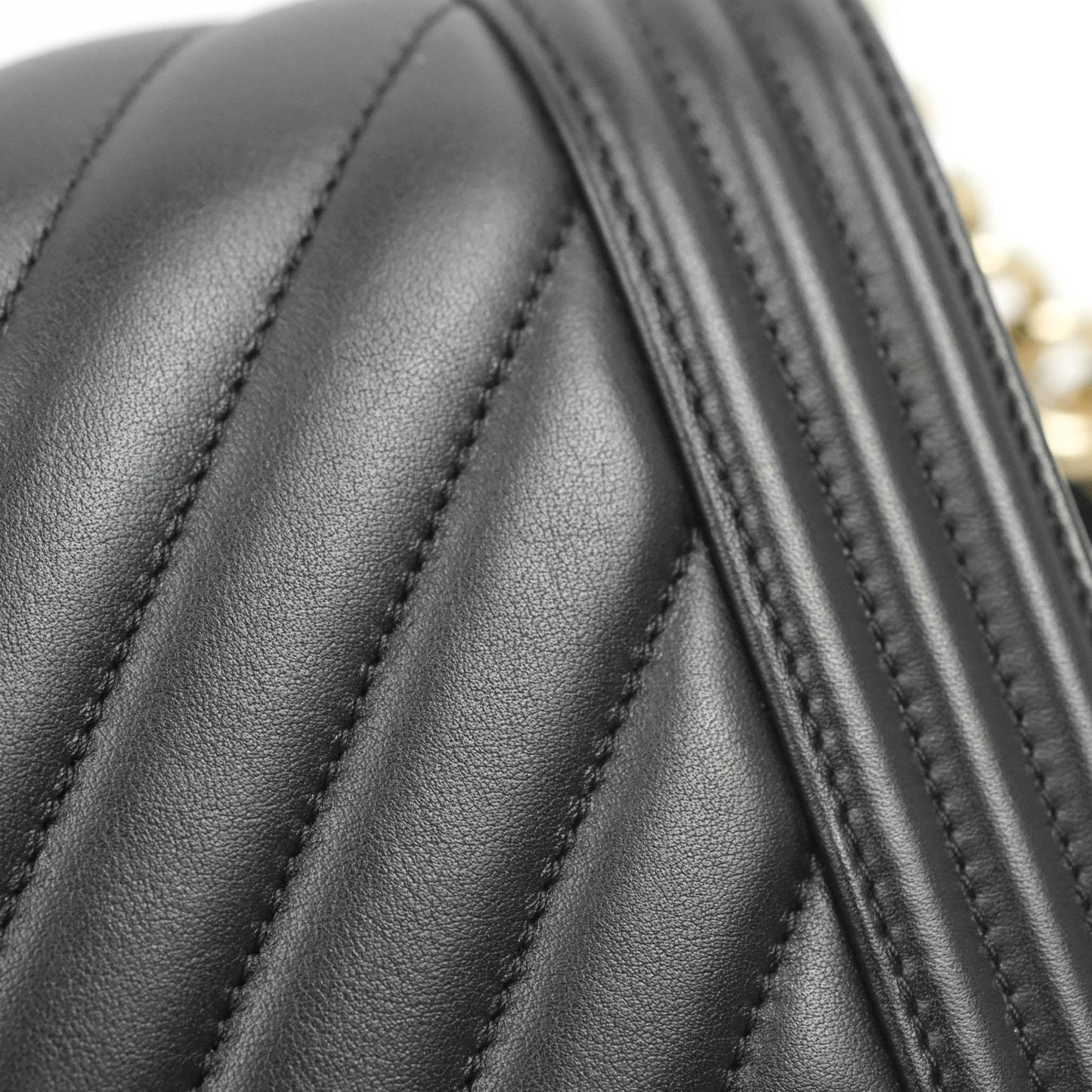 Chanel Medium Boy Chevron Black Calfskin Gold Hardware 19P