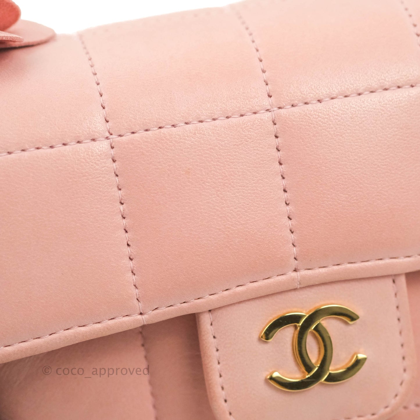 Chanel Vintage Quilted Mini Chocolate Bar Camellia Flap Pink Lambskin Gold Hardware