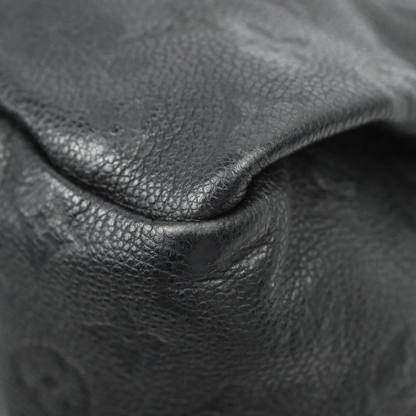Louis Vuitton Artsy Monogram Empreinte MM Black