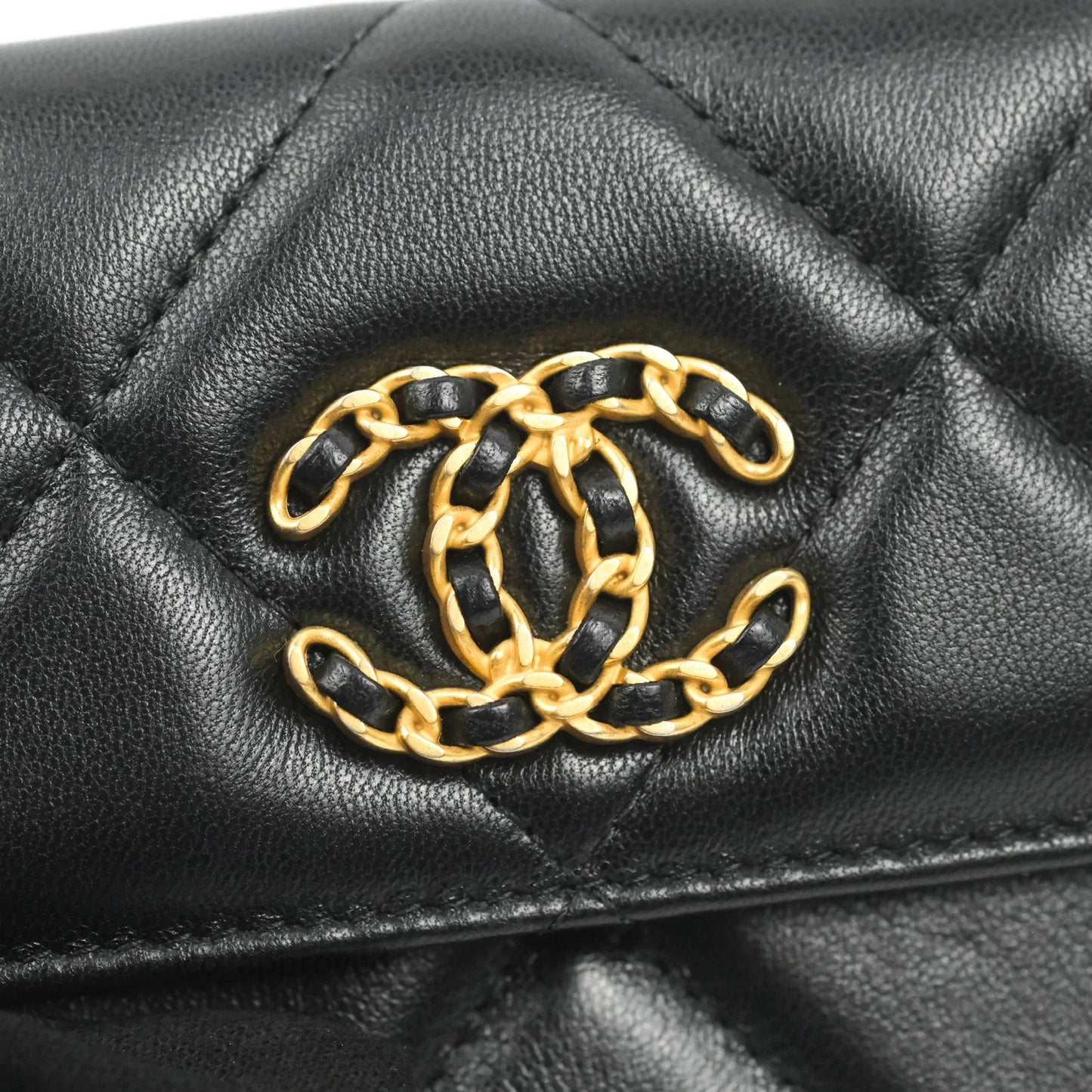 Chanel 19 Card Holder With Chain Black Mixed Hardware