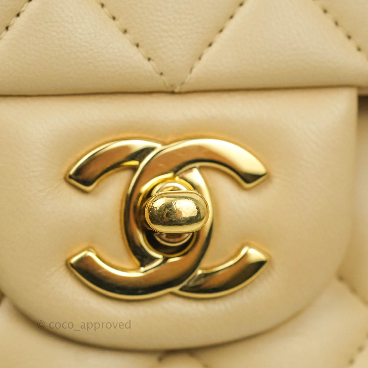 Chanel Classic M/L Medium Double Flap Beige Lambskin Gold Hardware Metal