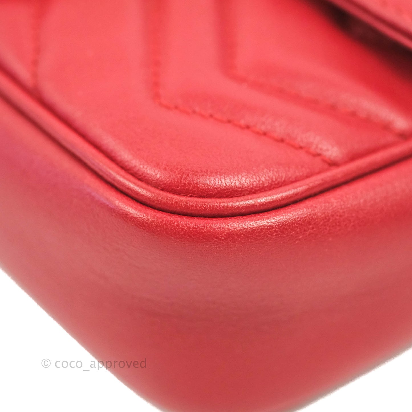 Gucci GG Marmont Matelassé Leather Super Mini Bag Red