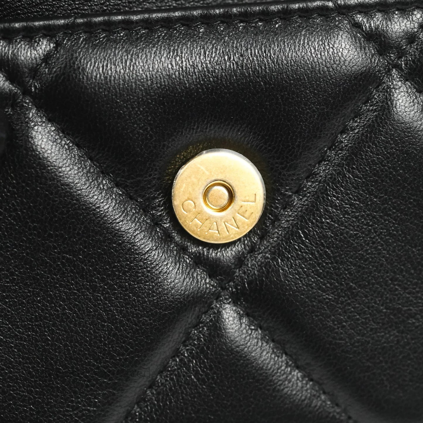 Chanel 19 Card Holder With Chain Black Mixed Hardware