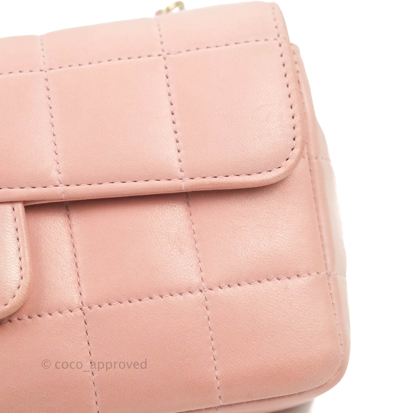 Chanel Vintage Quilted Mini Chocolate Bar Camellia Flap Pink Lambskin Gold Hardware