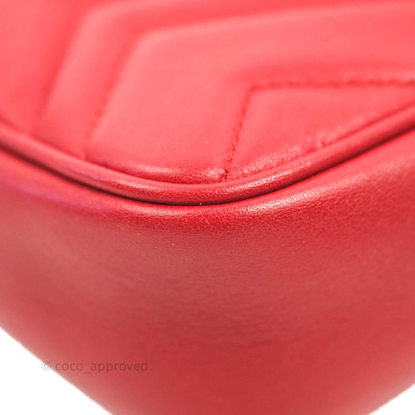 Gucci GG Marmont Matelassé Leather Super Mini Bag Red