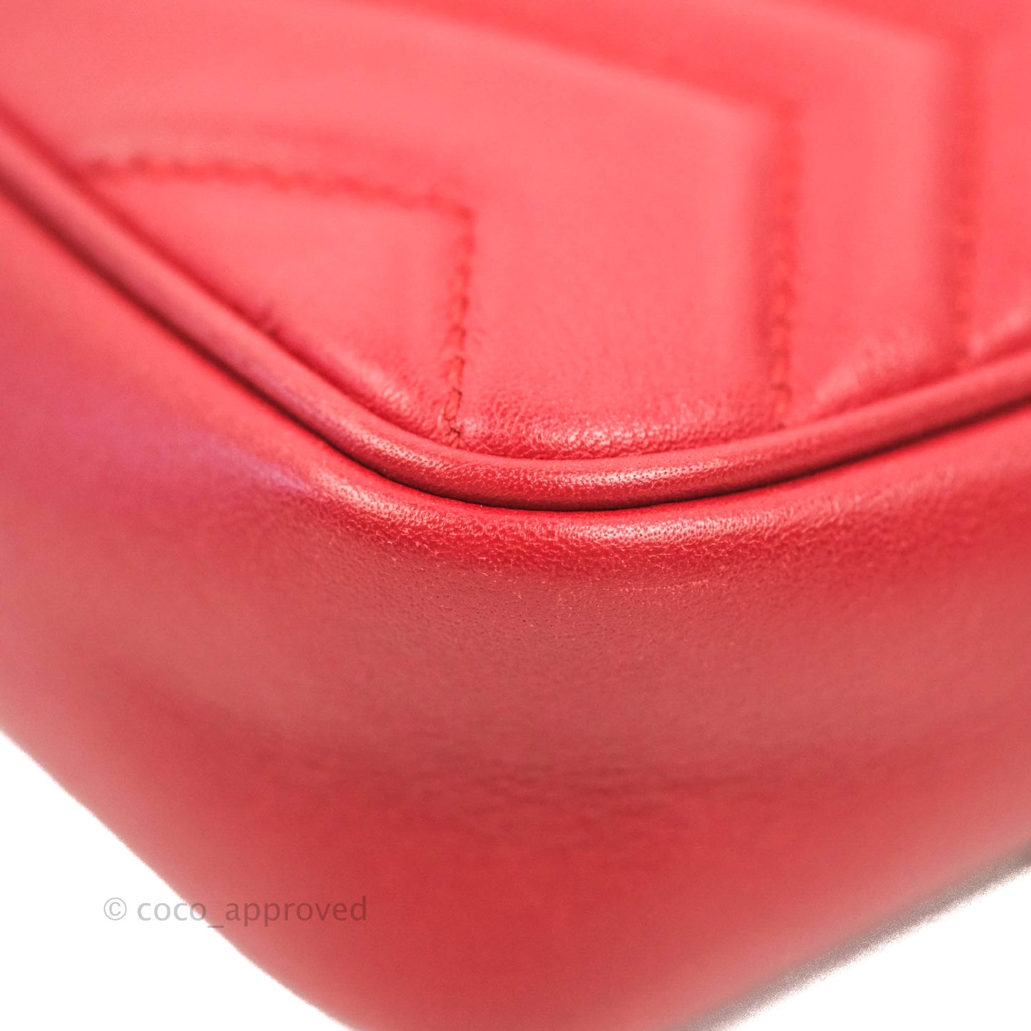 Gucci GG Marmont Matelassé Leather Super Mini Bag Red