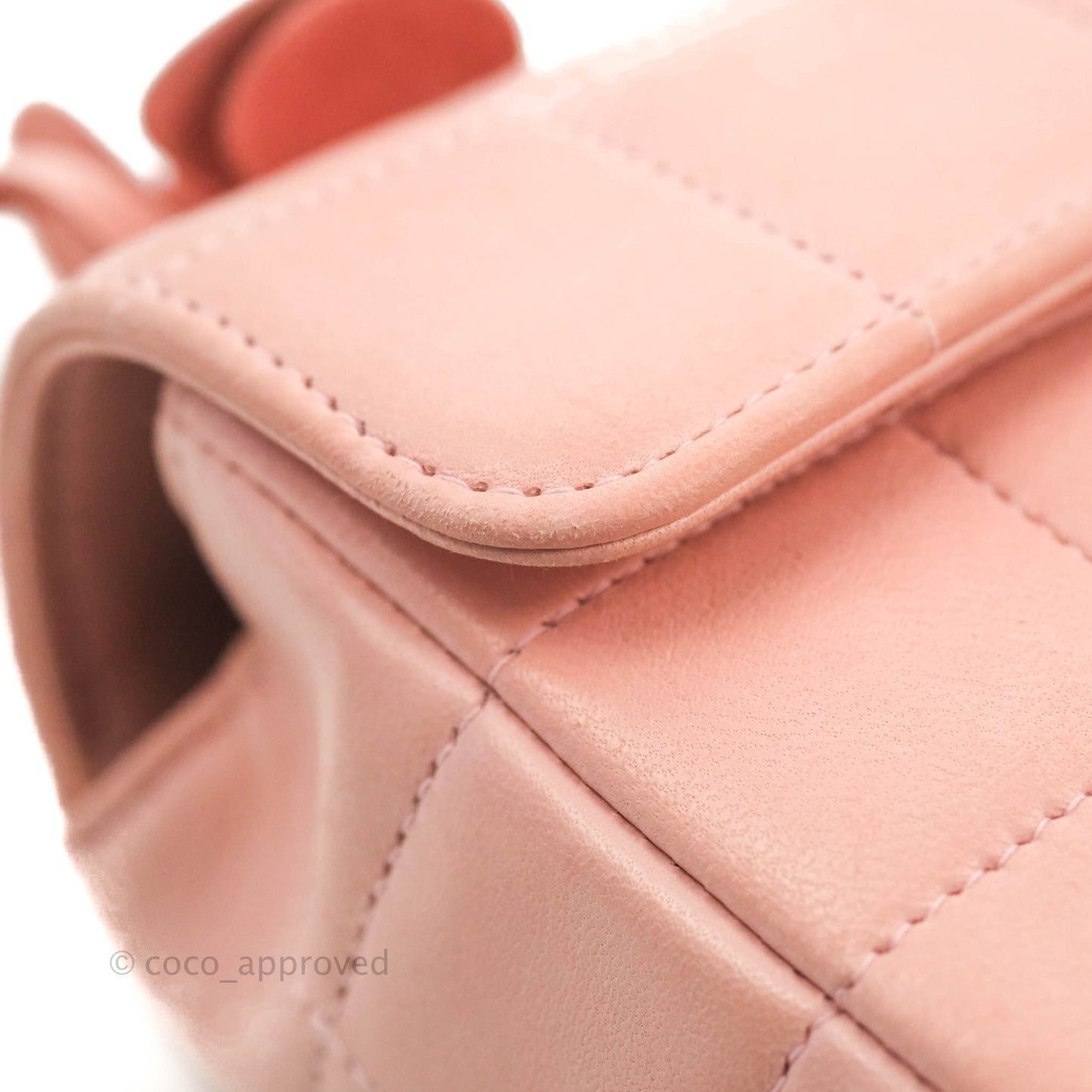 Chanel Vintage Quilted Mini Chocolate Bar Camellia Flap Pink Lambskin Gold Hardware