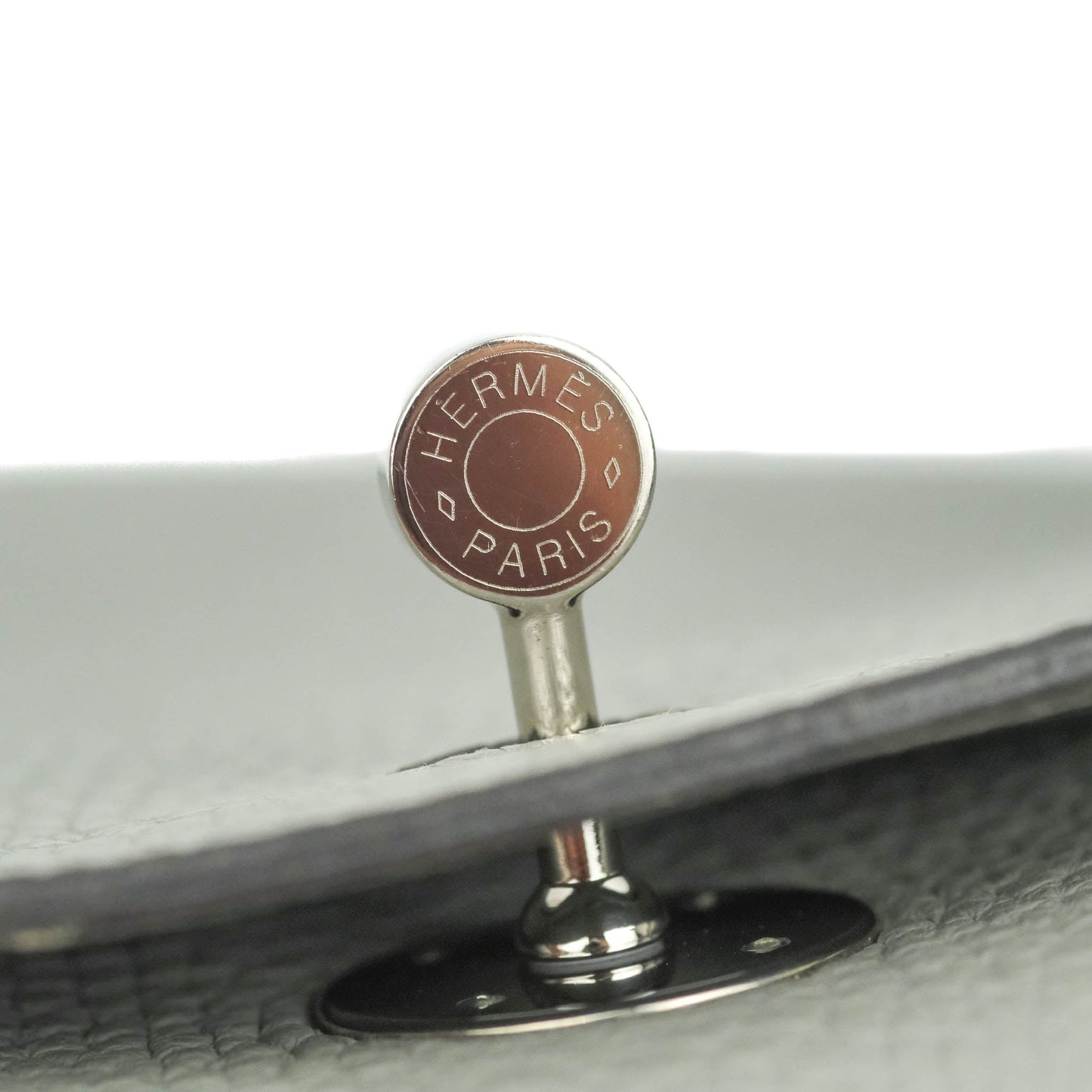 Hermès Lindy 26 Taurillion Clemence Gris Mouette Palladium Hardware