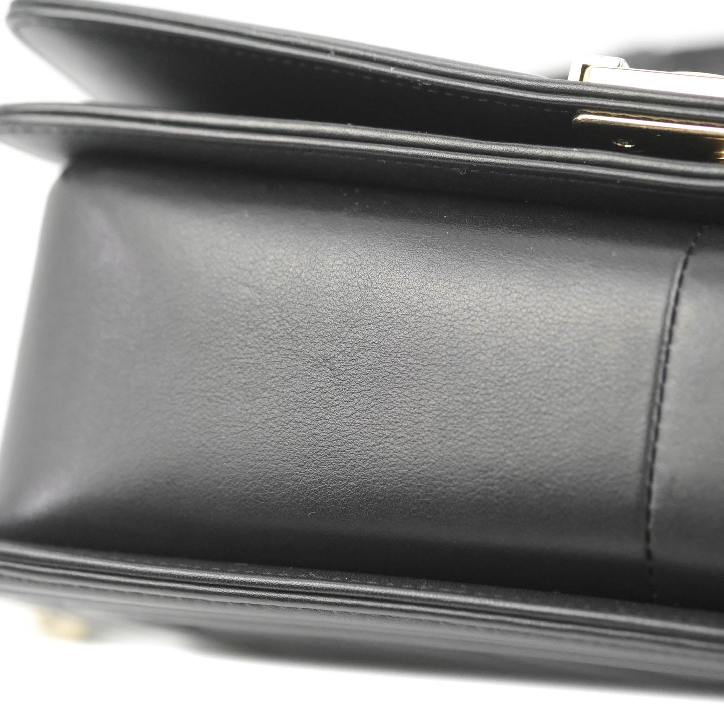 Chanel Medium Boy Chevron Black Calfskin Gold Hardware 19P