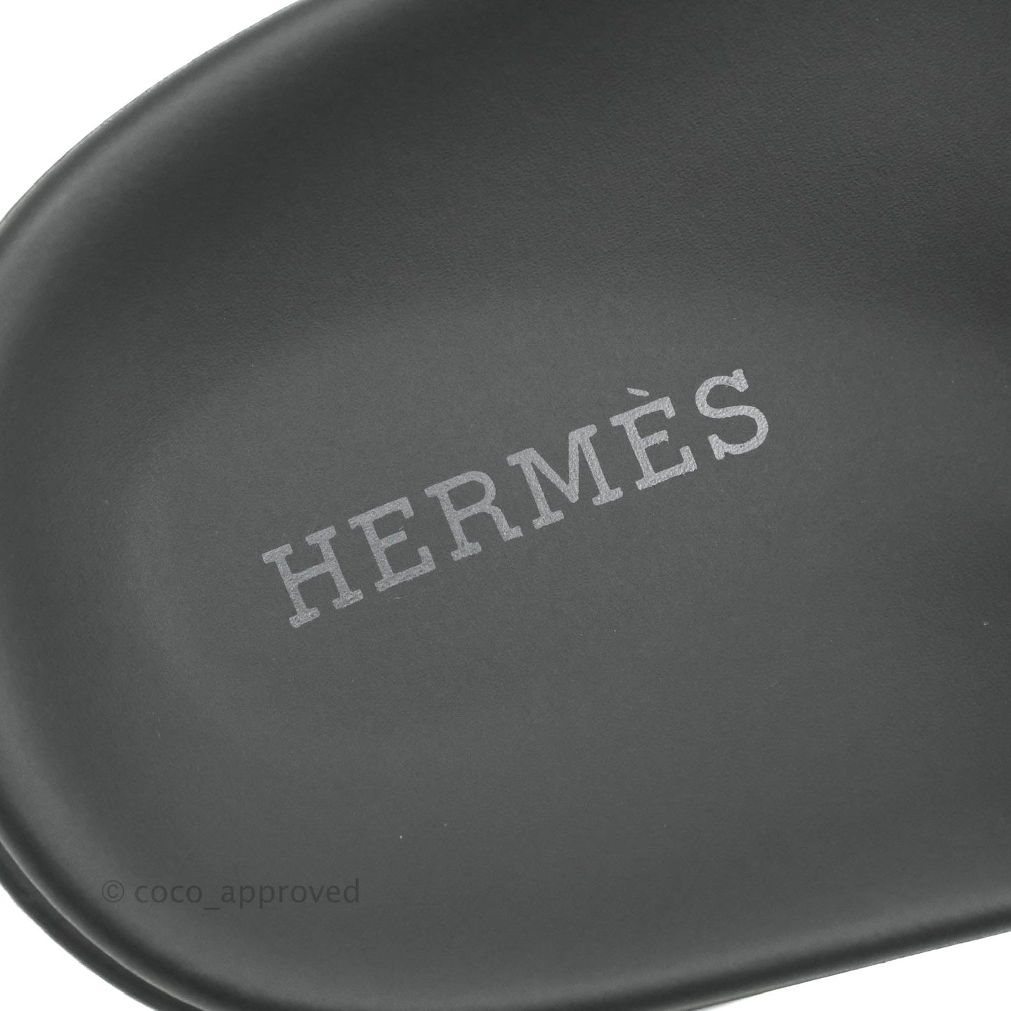 Hermès Chypre Sandals in Gold Size 37