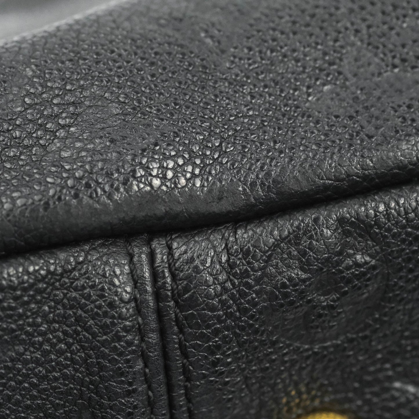 Louis Vuitton Artsy Monogram Empreinte MM Black