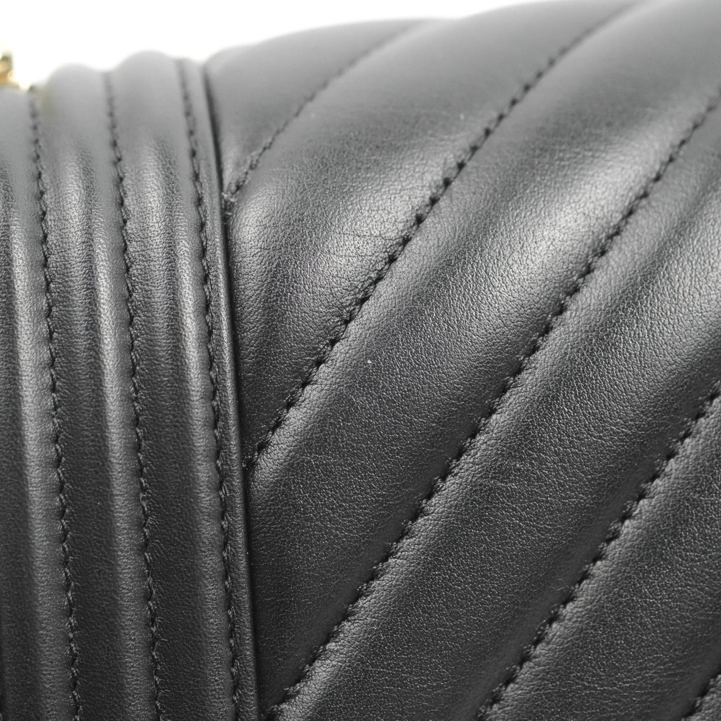 Chanel Medium Boy Chevron Black Calfskin Gold Hardware 19P
