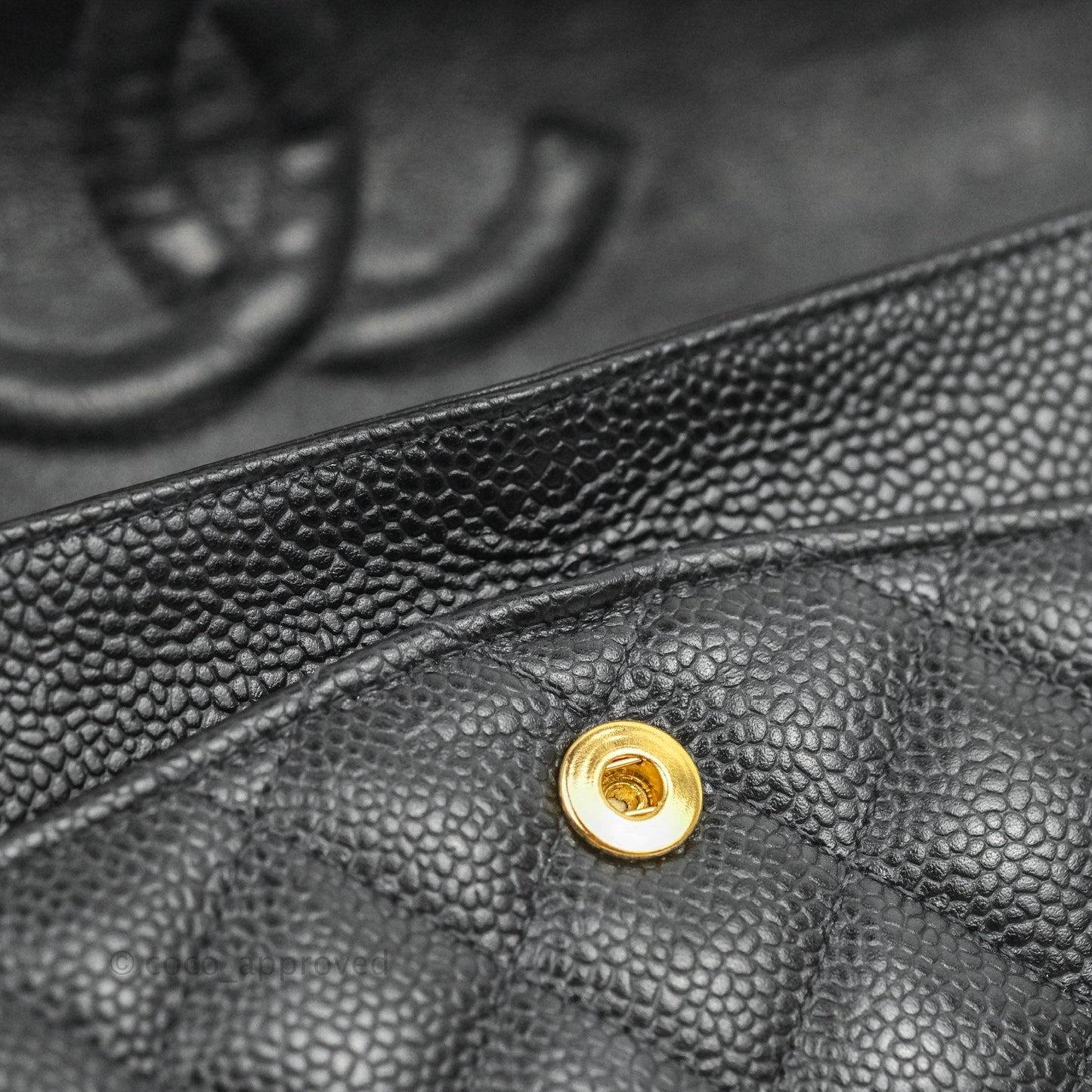 Chanel Classic M/L Medium Flap Quilted Black Caviar 24K Gold Hardware