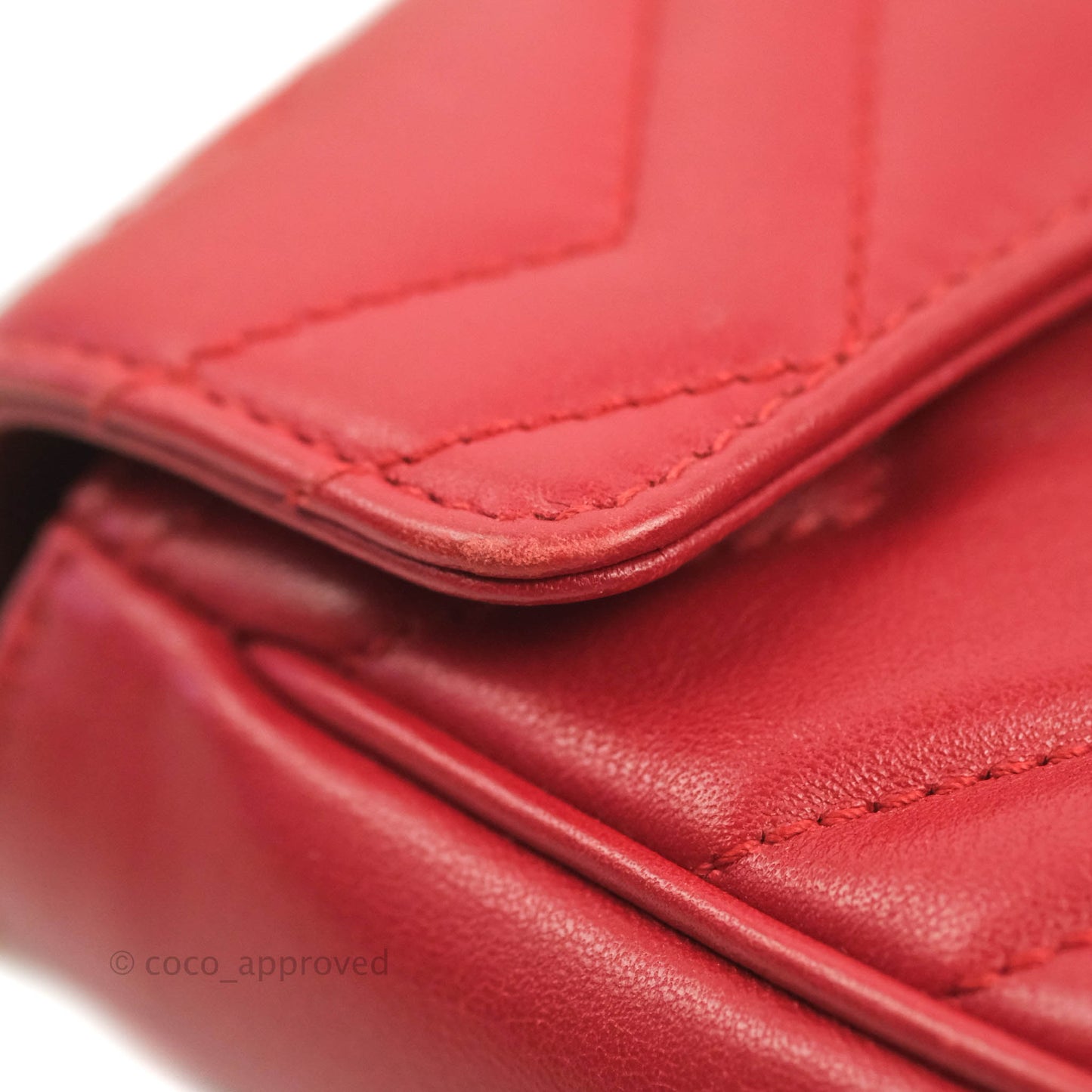 Gucci GG Marmont Matelassé Leather Super Mini Bag Red