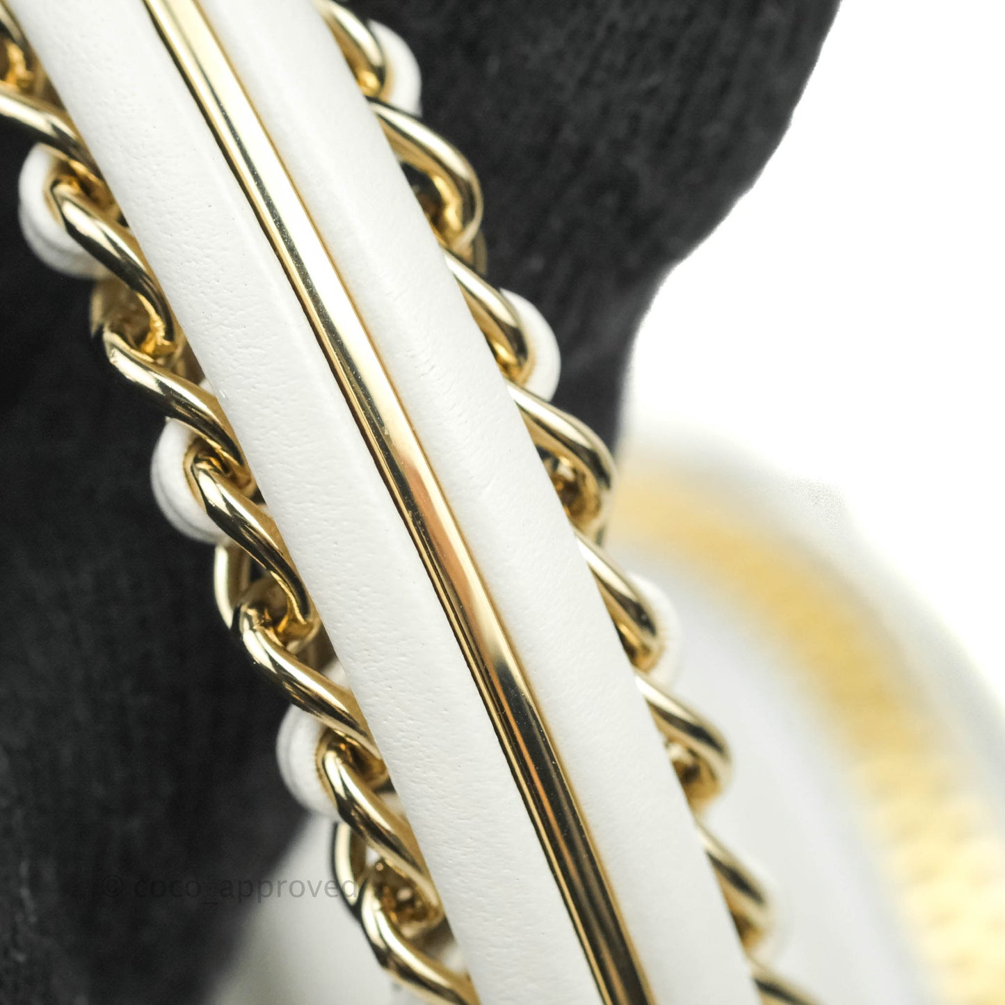 Chanel Circular Handle Zip Around Vanity Case White Calfskin Gold Hardware 20S