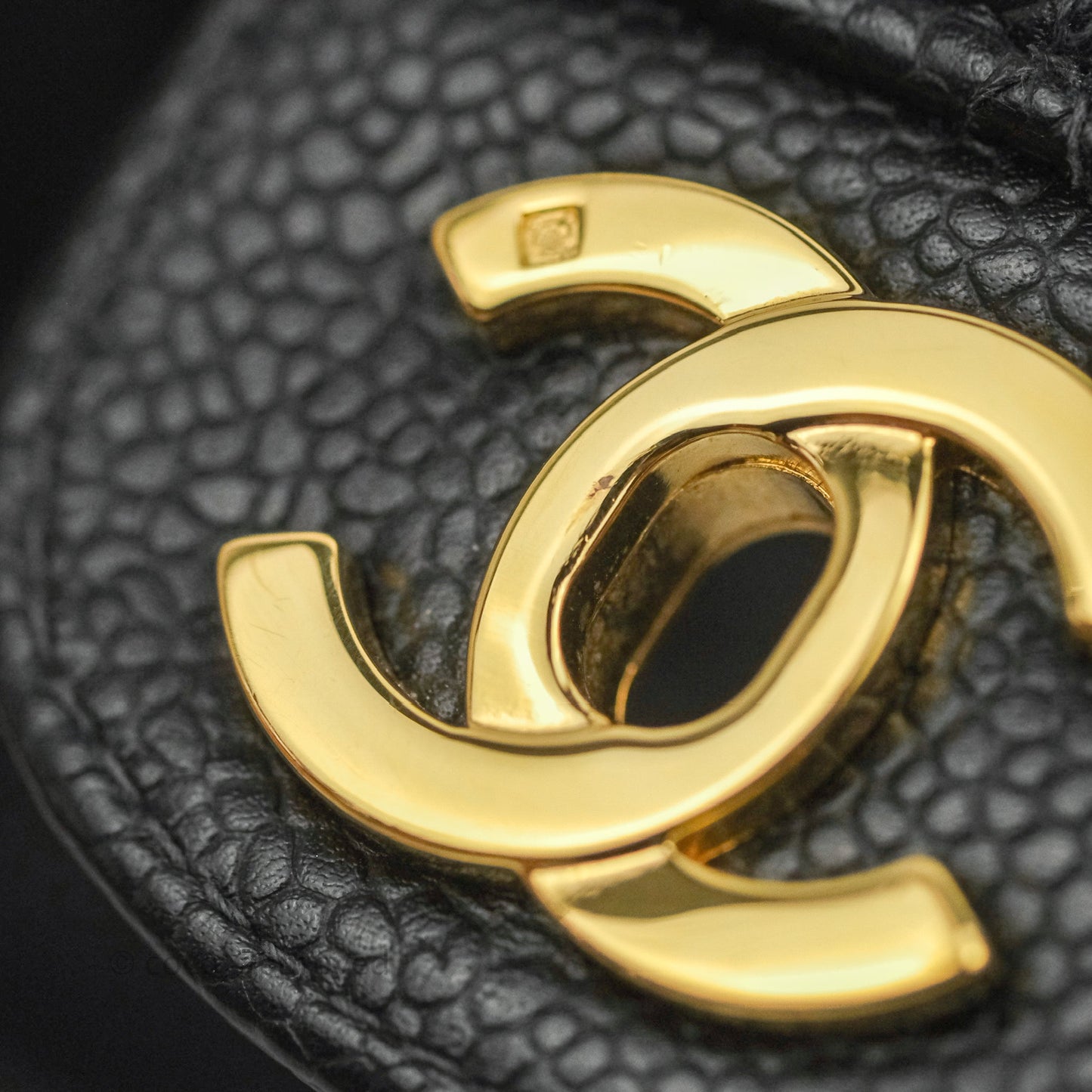 Chanel Classic M/L Medium Flap Quilted Black Caviar 24K Gold Hardware
