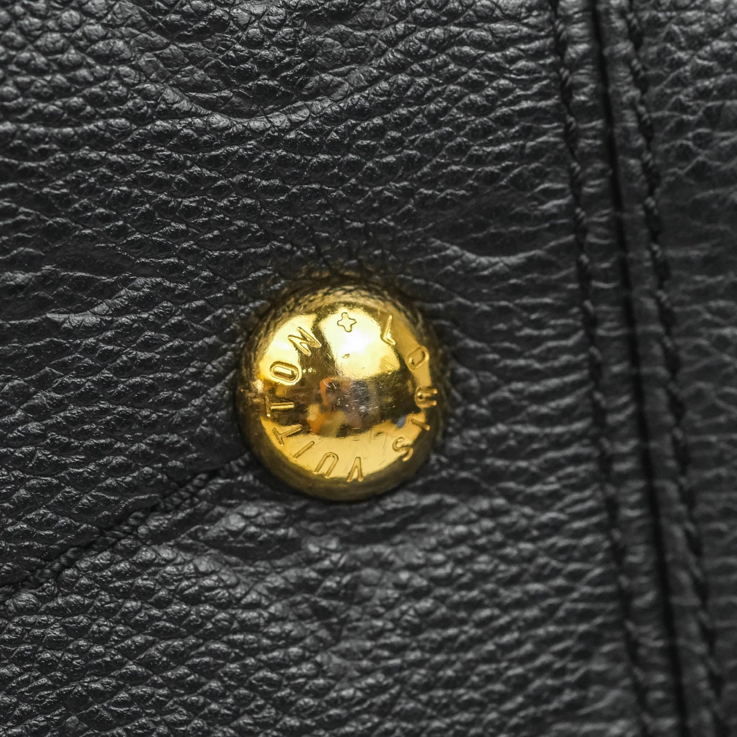 Louis Vuitton Artsy Monogram Empreinte MM Black