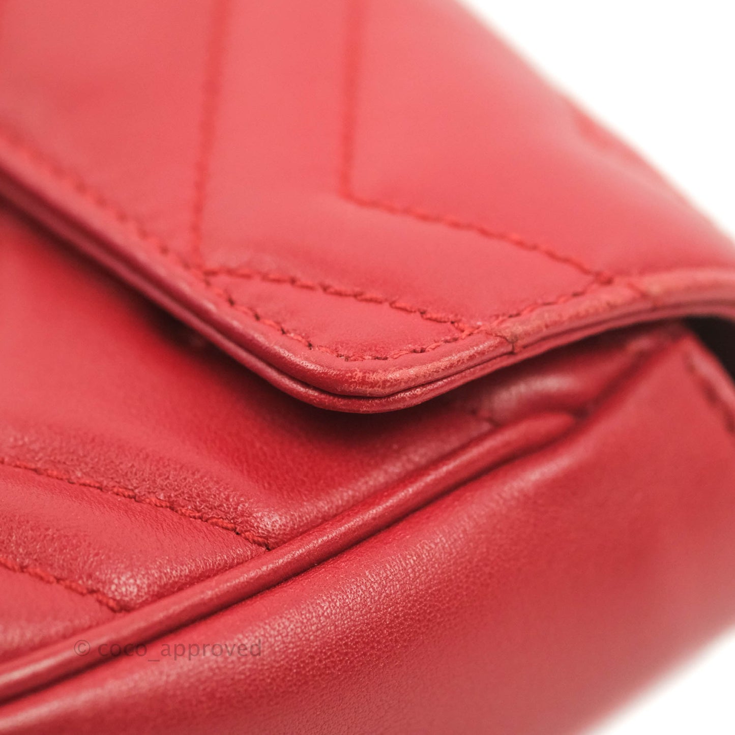 Gucci GG Marmont Matelassé Leather Super Mini Bag Red