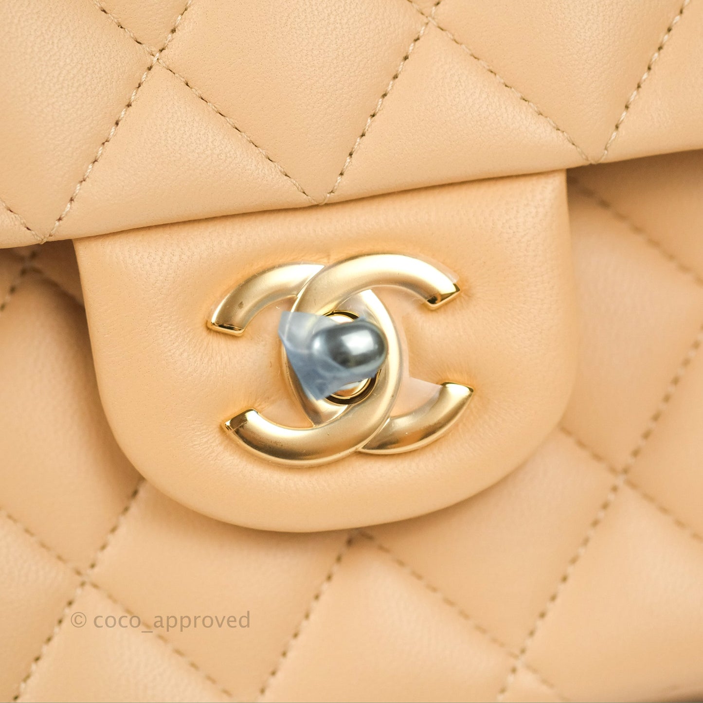 Chanel Classic M/L Medium Flap Quilted Beige Lambskin Gold Hardware
