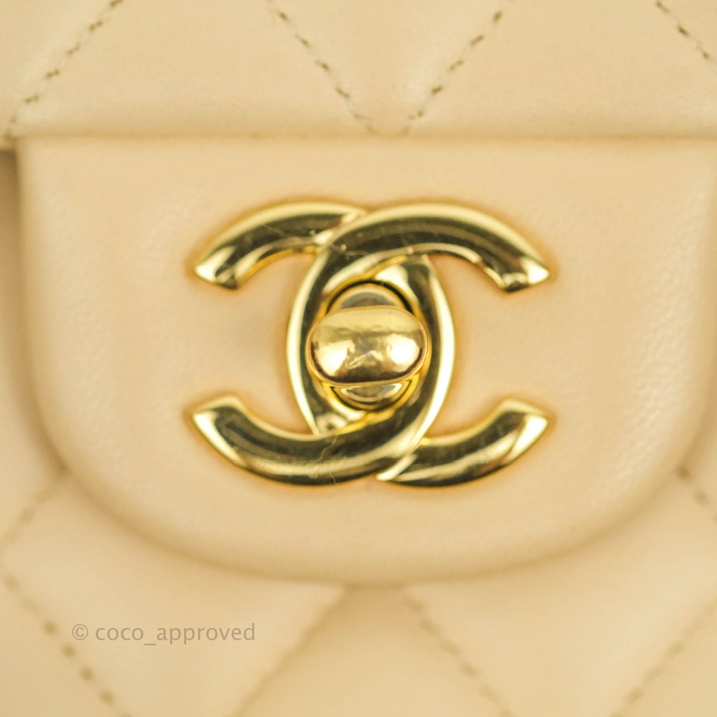 Chanel Classic M/L Medium Flap Quilted Beige Lambskin Gold Hardware