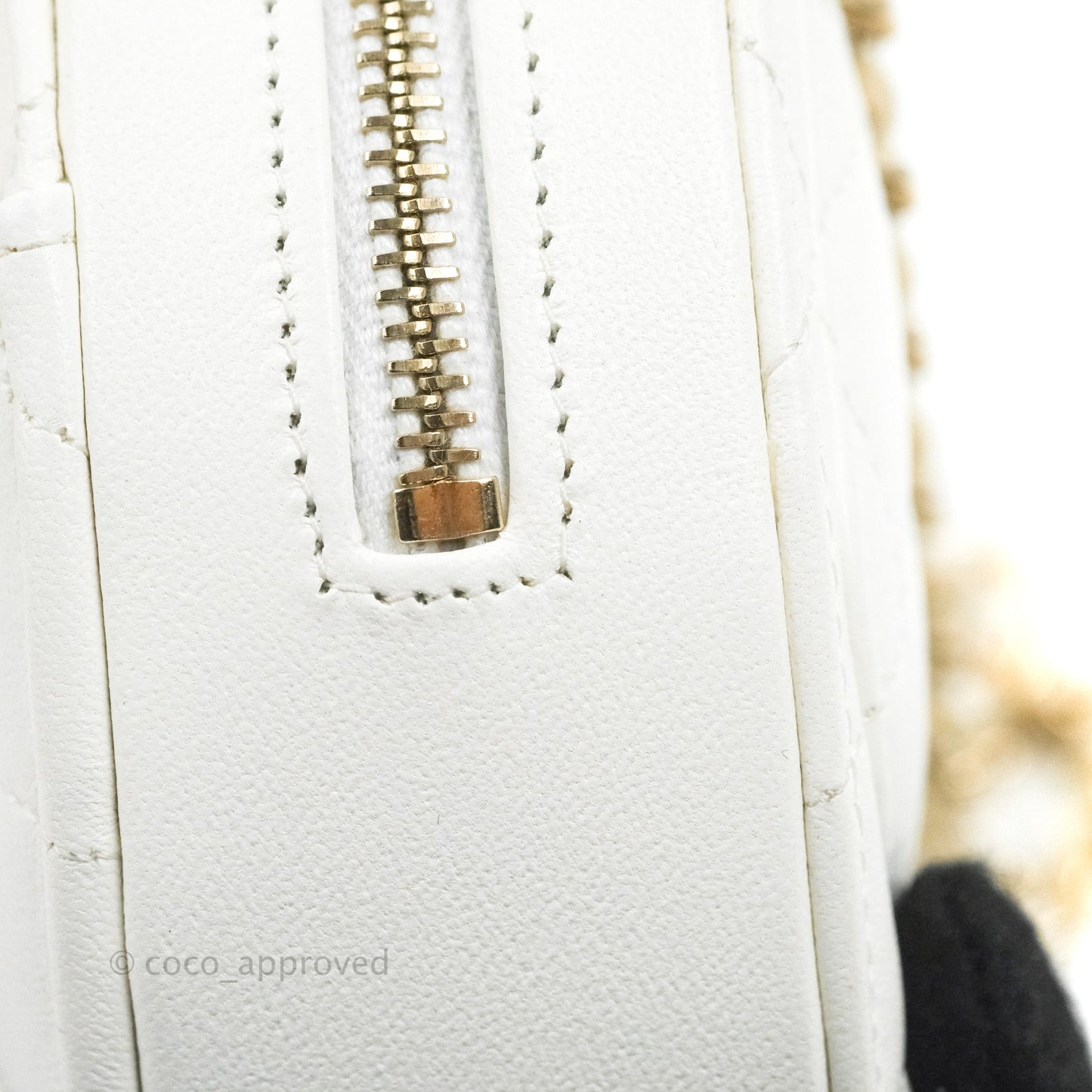 Chanel Small Heart Bag White Lambskin Gold Hardware 22S