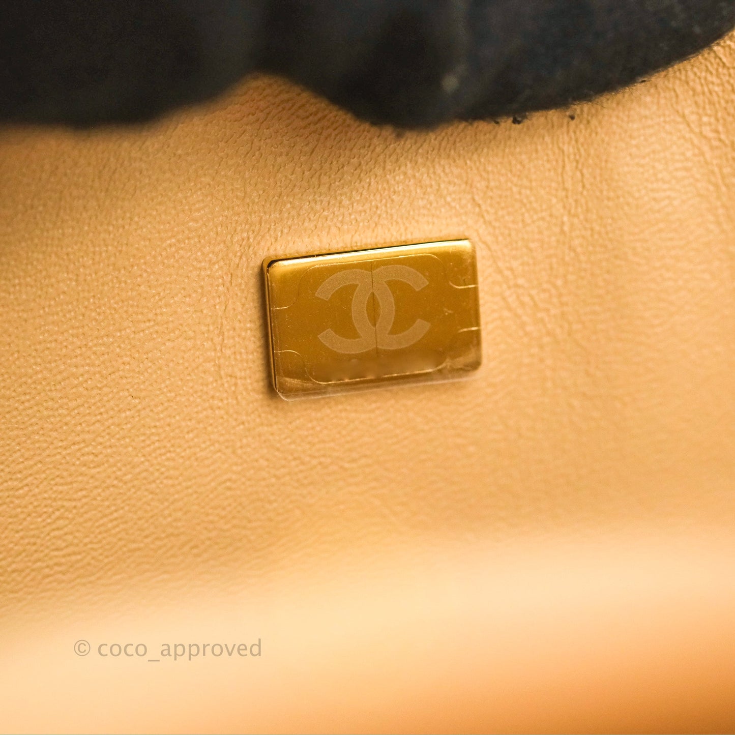 Chanel Classic M/L Medium Flap Quilted Beige Lambskin Gold Hardware
