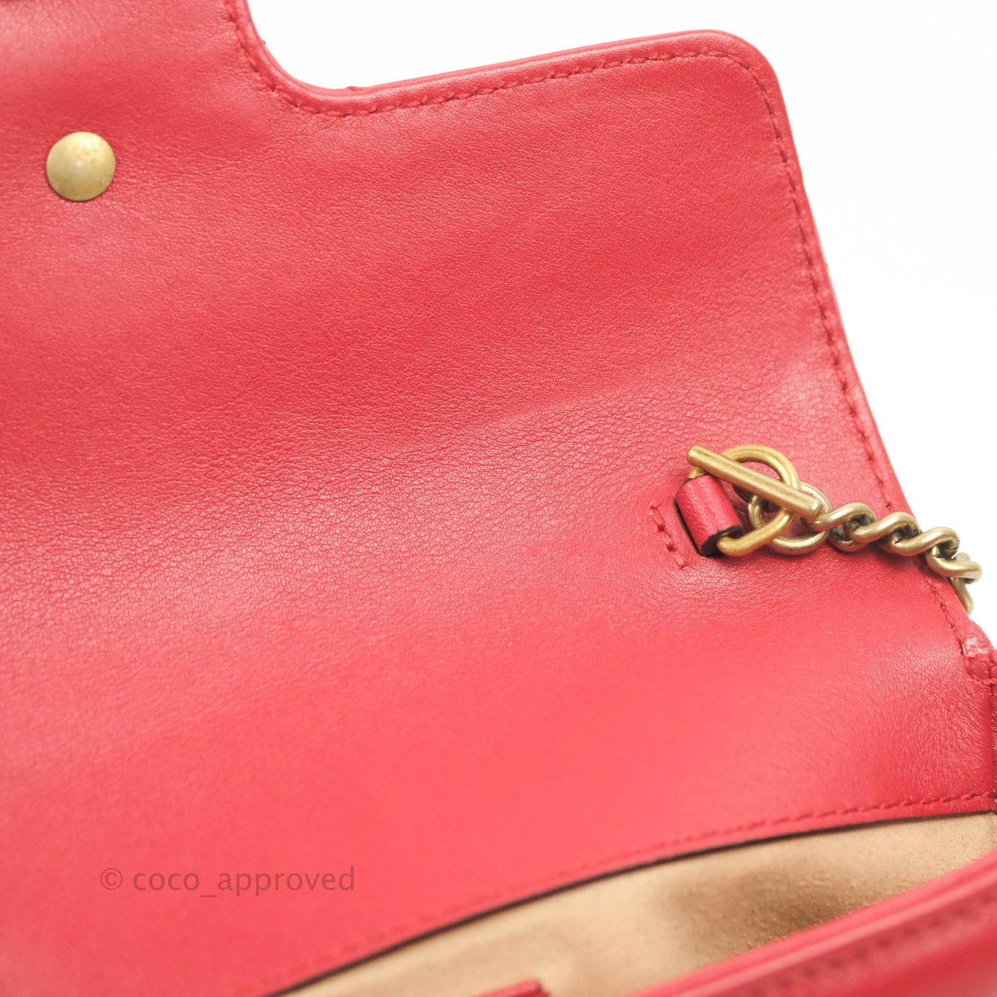 Gucci GG Marmont Matelassé Leather Super Mini Bag Red