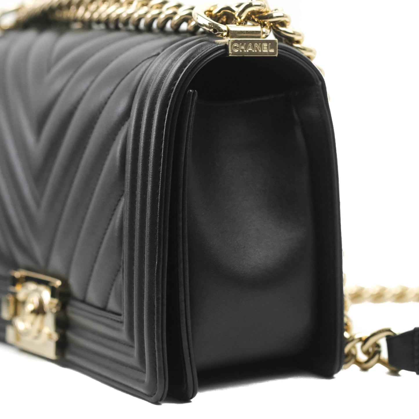 Chanel Medium Boy Chevron Black Calfskin Gold Hardware 19P