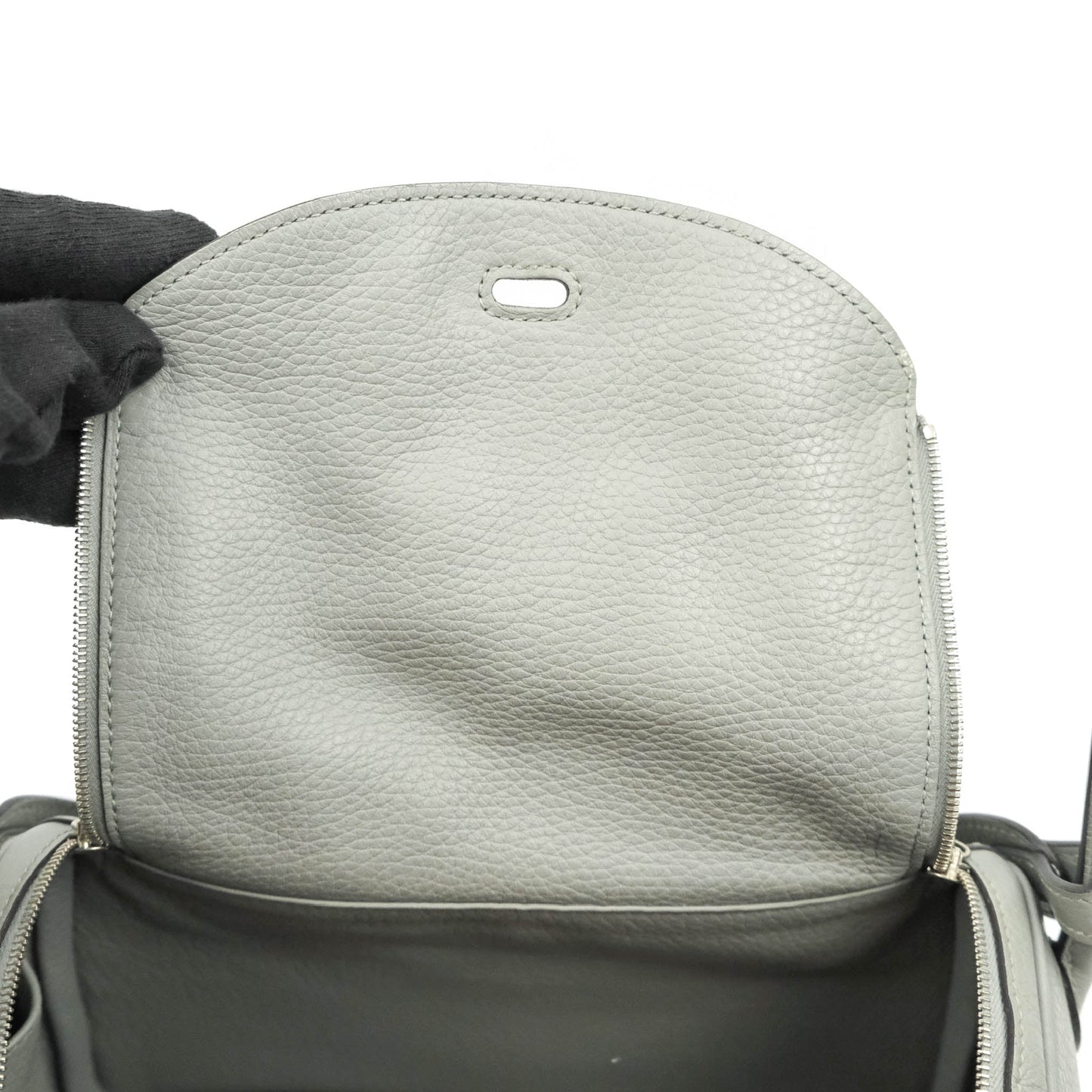 Hermès Lindy 26 Taurillion Clemence Gris Mouette Palladium Hardware