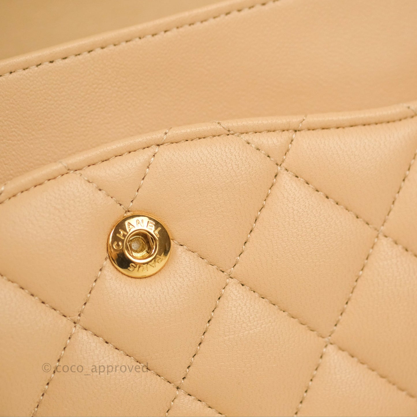 Chanel Classic M/L Medium Flap Quilted Beige Lambskin Gold Hardware