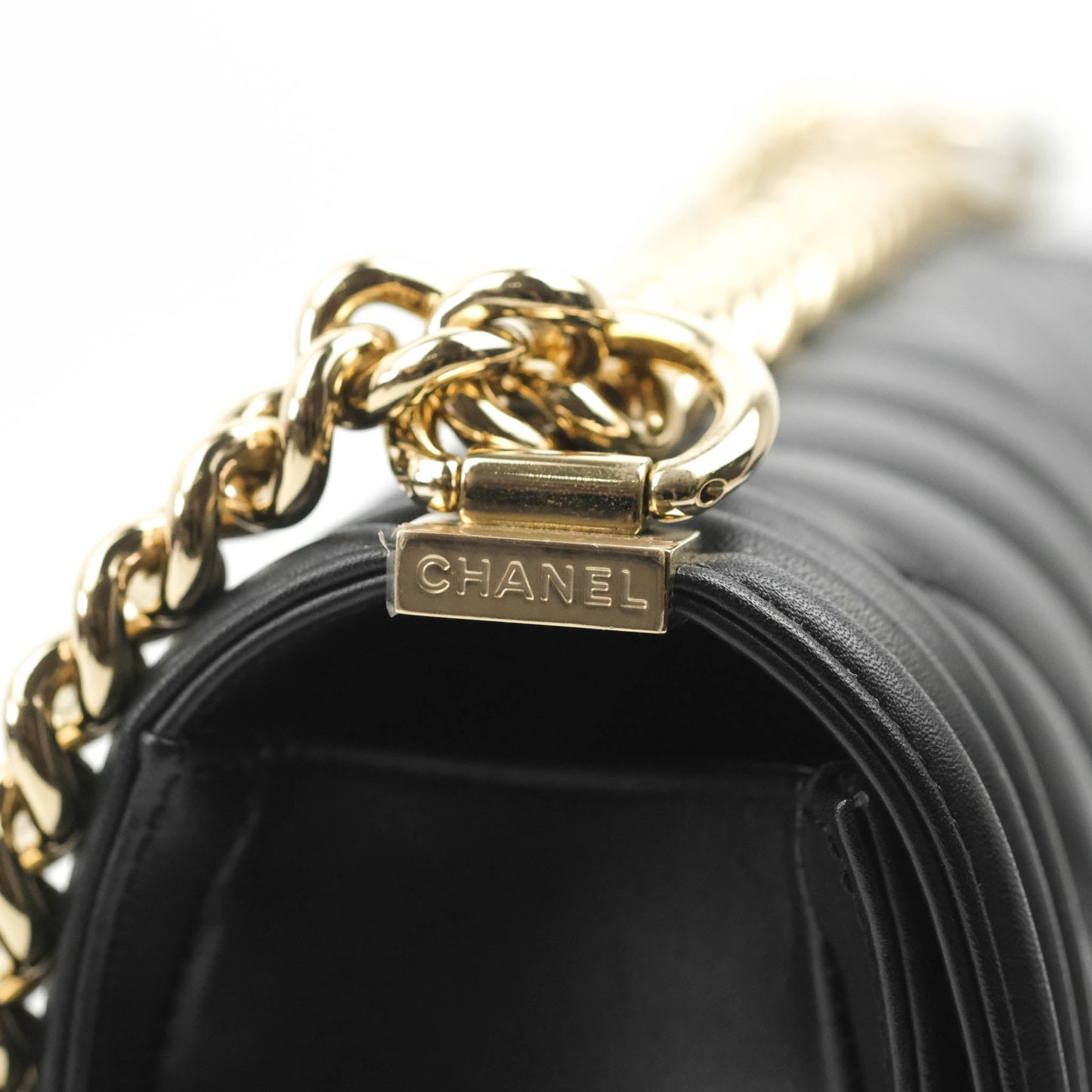 Chanel Medium Boy Chevron Black Calfskin Gold Hardware 19P