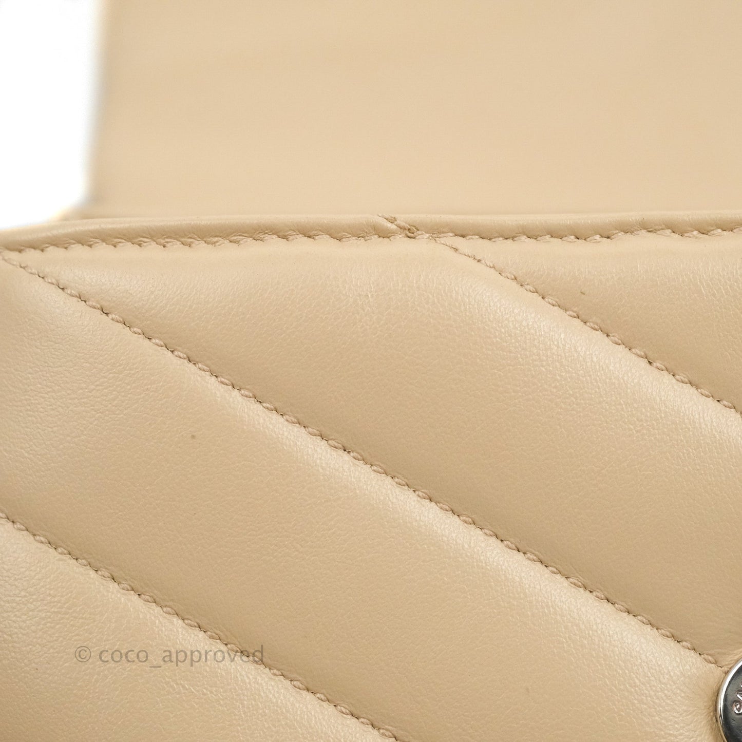 Saint Laurent Loulou Toy Quilted Leather Shoulder Bag Light Beige